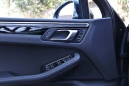 
										Porsche Macan T full									