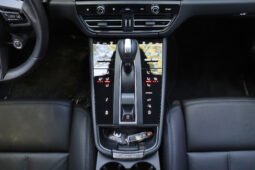 
										Porsche Macan T full									