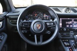 
										Porsche Macan T full									