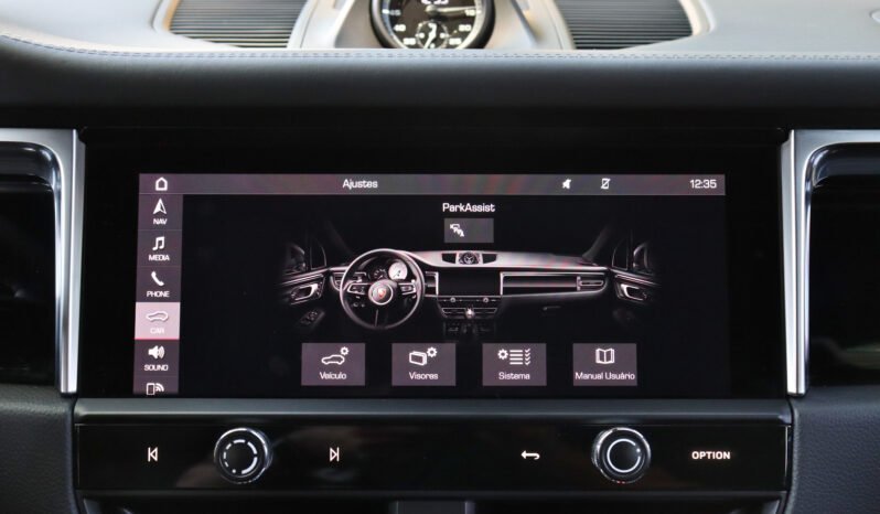 
								Porsche Macan T full									