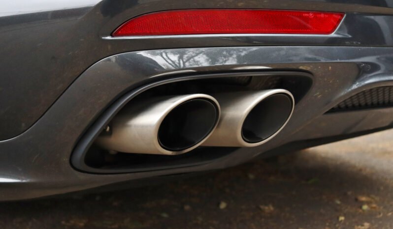 
								Porsche Panamera 4 E-Hybrid Sport Turismo full									