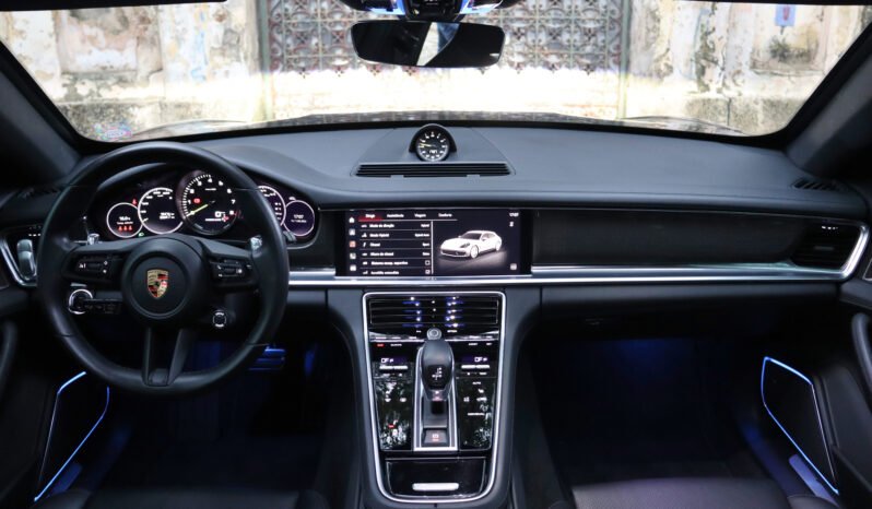 
								Porsche Panamera 4 E-Hybrid Sport Turismo full									