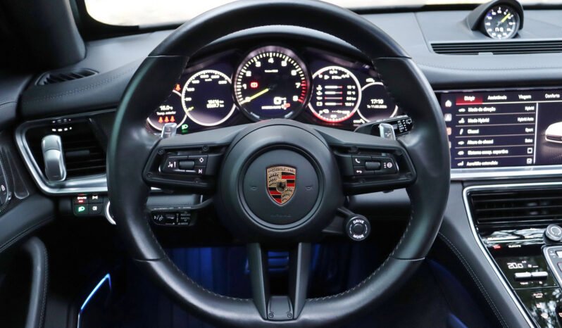 
								Porsche Panamera 4 E-Hybrid Sport Turismo full									