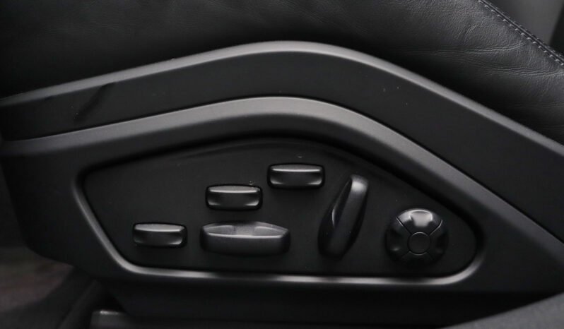 
								Porsche Panamera 4 E-Hybrid Sport Turismo full									