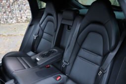 
										Porsche Panamera 4 E-Hybrid Sport Turismo full									